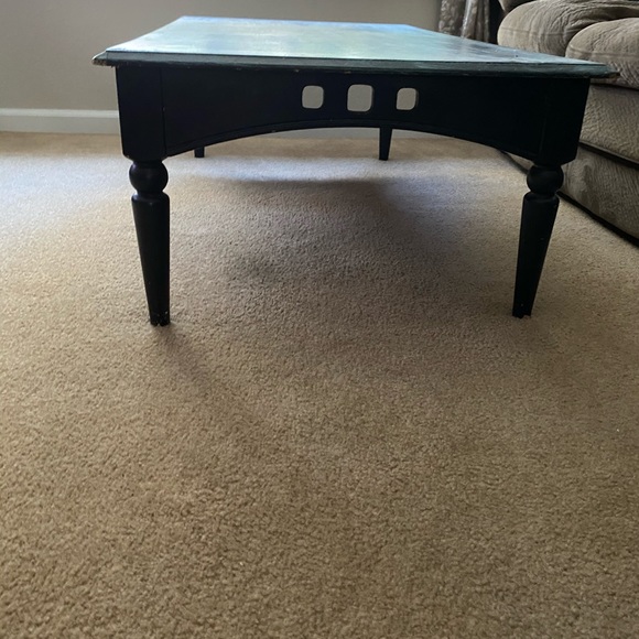 Coffee table - Picture 2 of 3